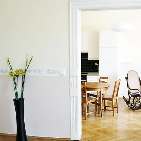 Nubis Apartment *